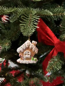 *GINGERBREAD HANGING DECORATIONS