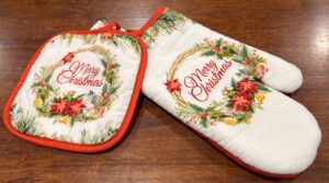 Merry christmas oven mitt and pot holder set