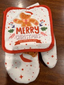 Gingerbread man oven mitt and pot holder set