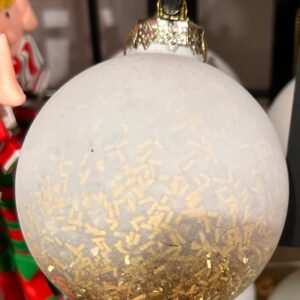 White glass bauble with gold glitter base, 8cm