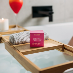 Botanical Rose Gin Bath Bomb with Rose Geranium, Juniper berry and Rosehip oil
